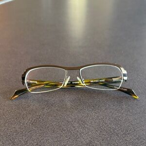 Stylish Black and Gold Men's Glasses.